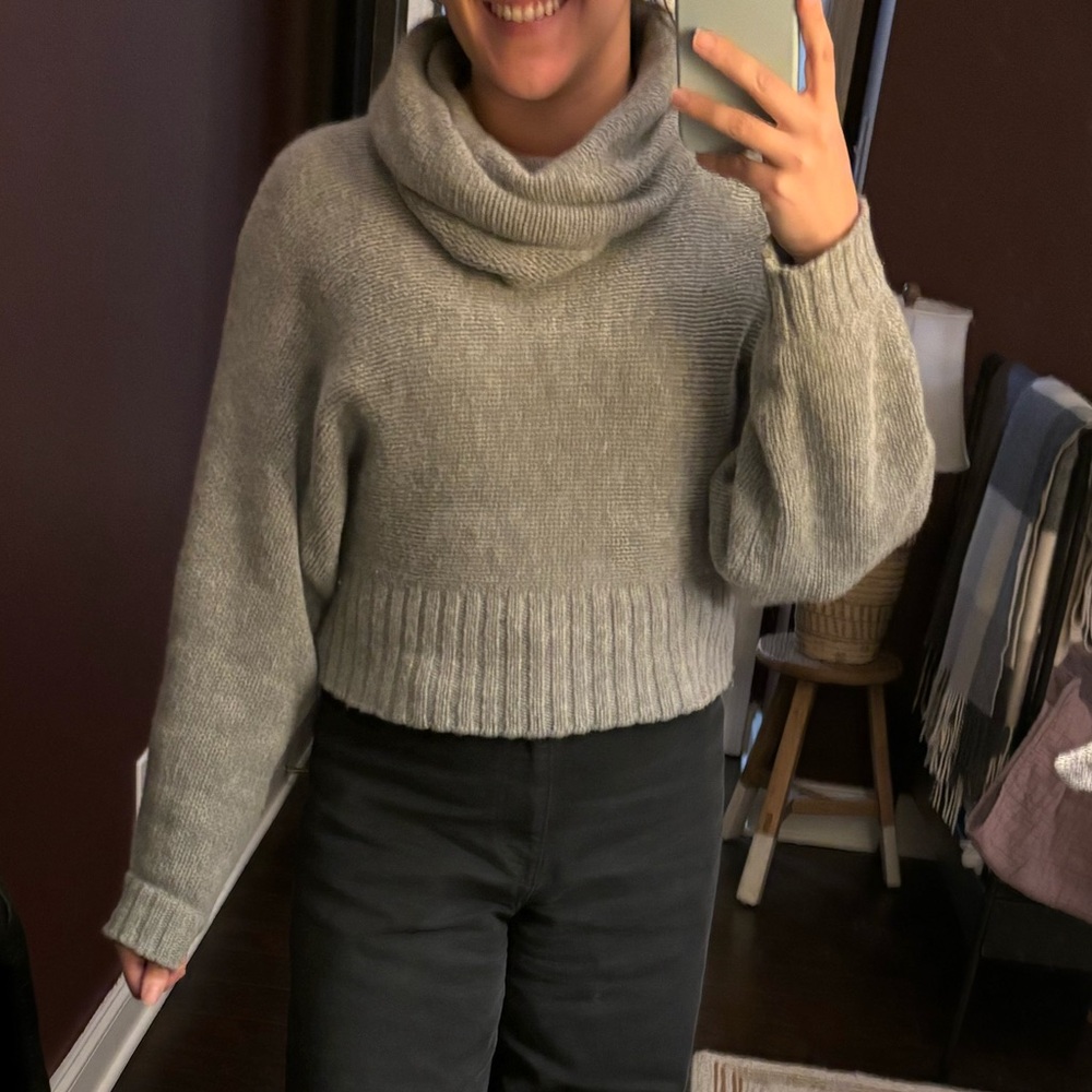 🩶GESTUZ Wool Blend Grey CowlNeck Sweater